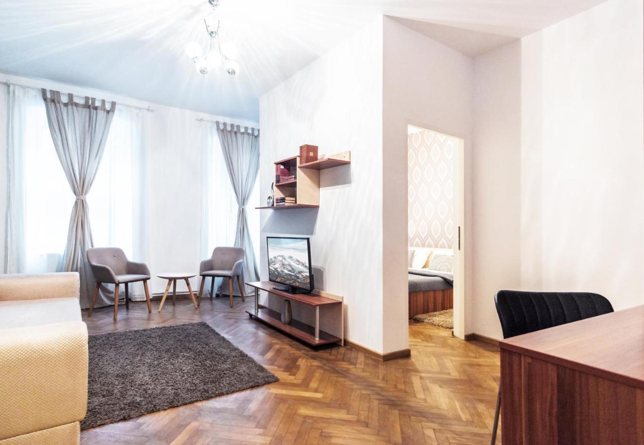 Sunny Old Town Apartment Braşov Dış mekan fotoğraf