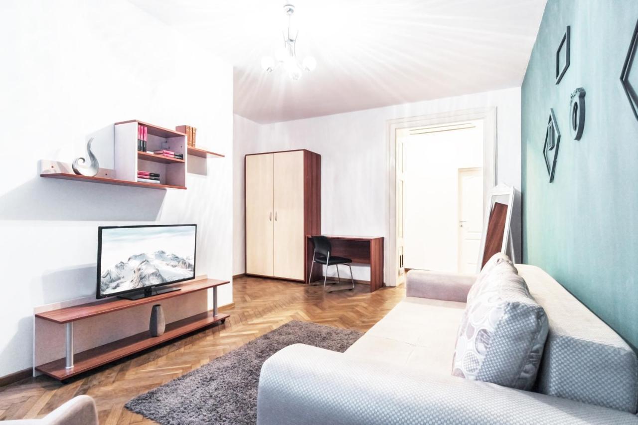 Sunny Old Town Apartment Braşov Dış mekan fotoğraf